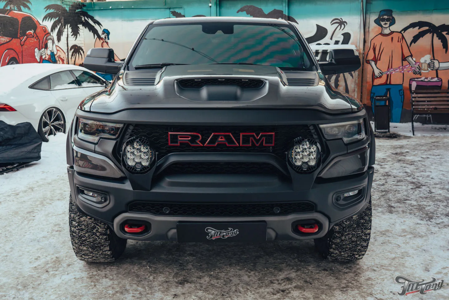 Усовершенствовали еще один RAM TRX, часть 2: новая выхлопная система, доводчики дверей, дополнительные источники света
